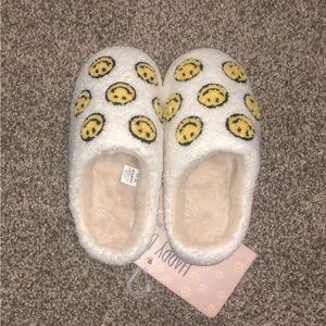 Smiley face fur slipper